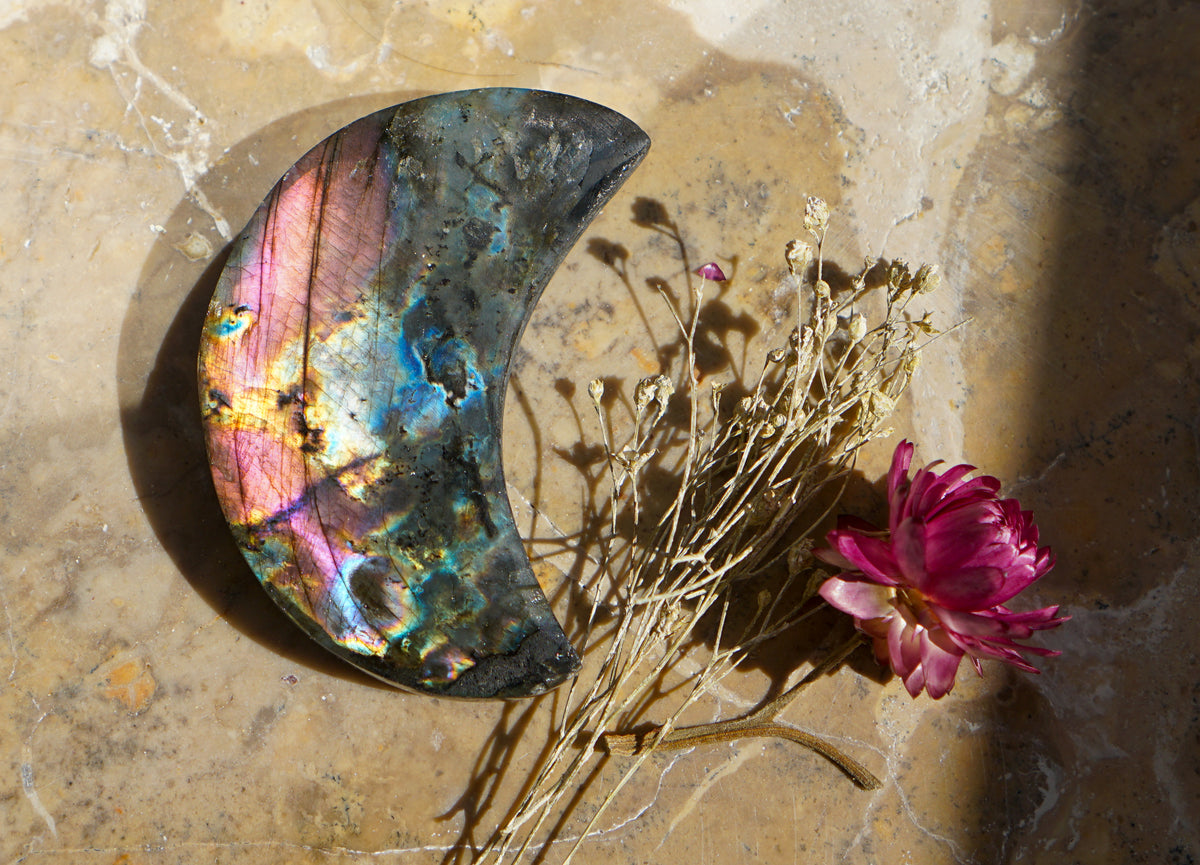 Rainbow Sunset Labradorite Moon Palm Stone